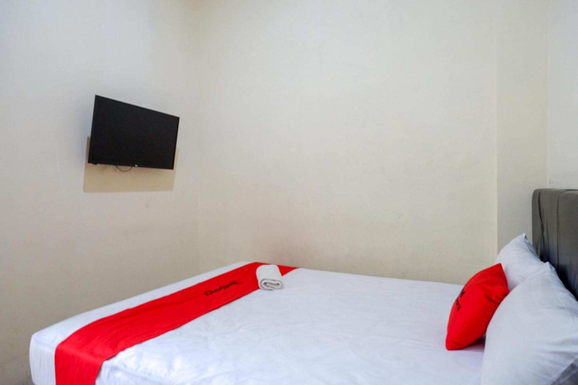Reddoorz Syariah Near Purwosari Train Station Hotel Solo Buitenkant foto